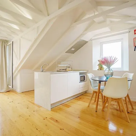 Short Flat - With View & Balcony * Lizbona